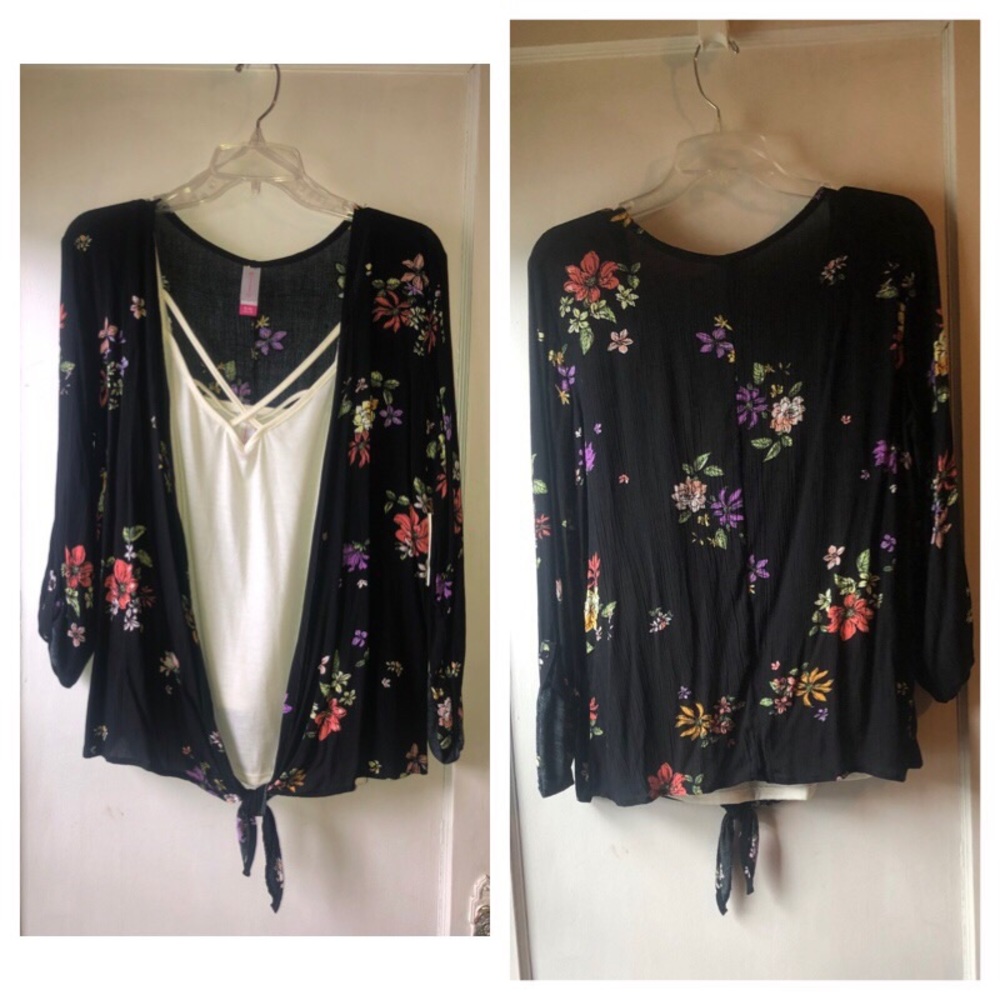 BRAND NEW Black top with cream tank.